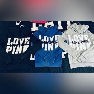 3️⃣VINTAGE🌸 VS 💕 PINK HOODIES